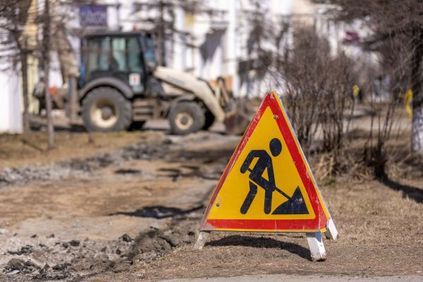 Top 5 normes incontournables pour les panneaux de chantier